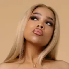 Zoe Wees — Hello Again