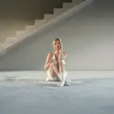 Viktoria Liv — Full Stretch