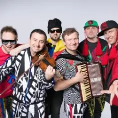 Zdob și Zdub — Sus boieri! Nu mai dormiti (Colinda) (Osoeanu)