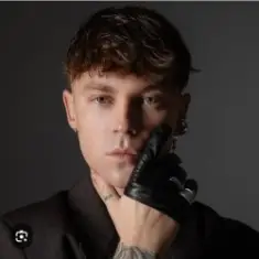 Артем Пивоваров — Хвилини