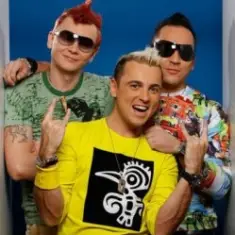 Отпетые Мошенники — А У Реки