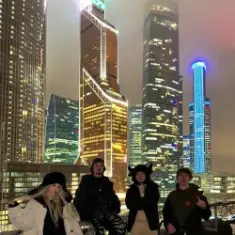 EVEN CUTE & ЯКОРЪ & НАВЕРНОЕ ПОЭТ feat. Derzko69 — Welcome to Moscow