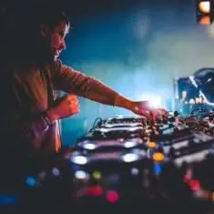 Jon Gurd & Reset Robot — Five