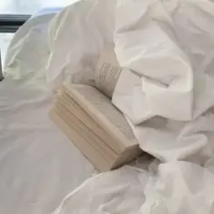 Женя і Катя — Розбиті частинки всередені