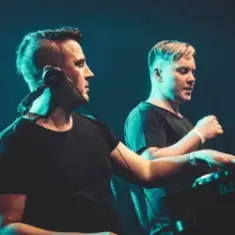 Super8 & Tab — Into