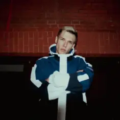 Onesay & DEWAR — Outside