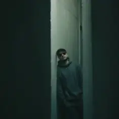 Білий Бо — Стіни