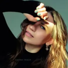 Oxana Trach — Люби, цілуй