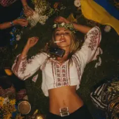 MALA SARA — Ой, крути-крути мене, не відпускай!