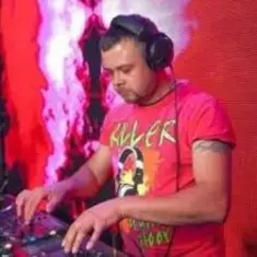 Dj Kapral — Plucked